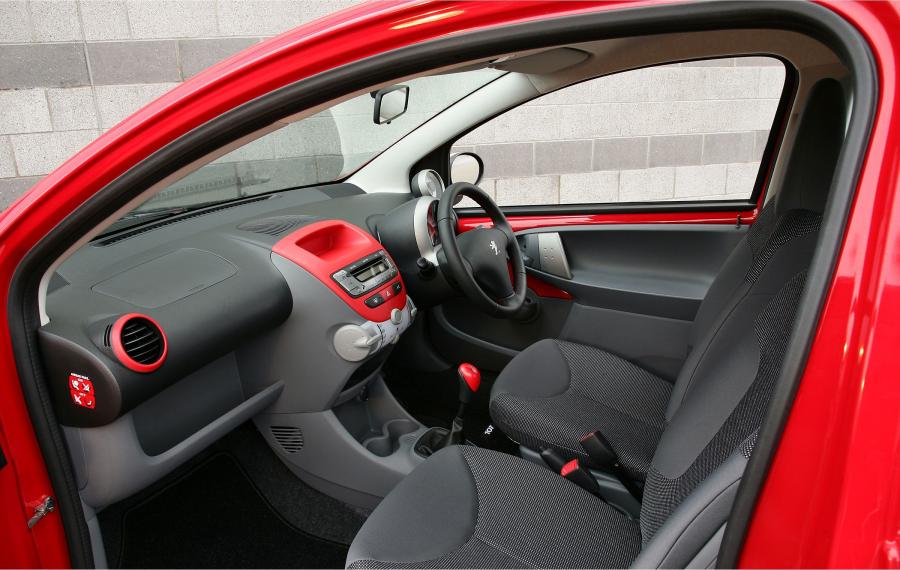  Peugeot 107 2006 года  (фото 45 из 48)